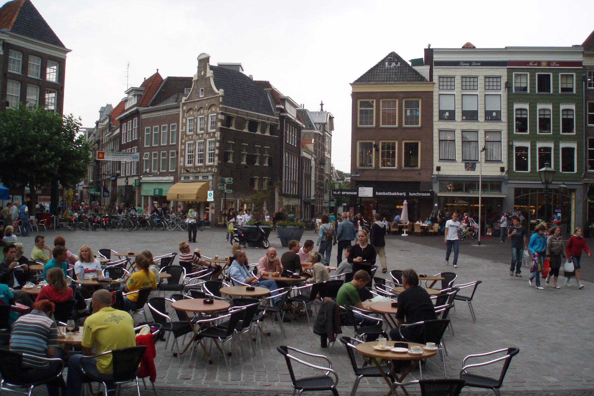 Terrassen op de Grote Markt in Zwolle